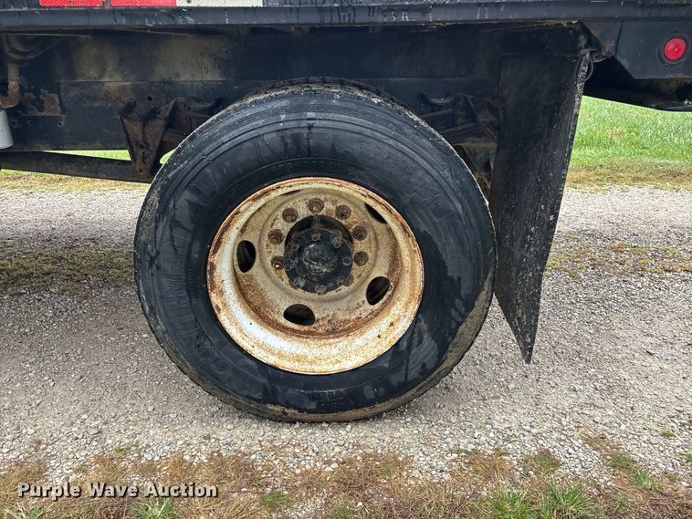 image for item FG0705 1997 International 8100 reel truck