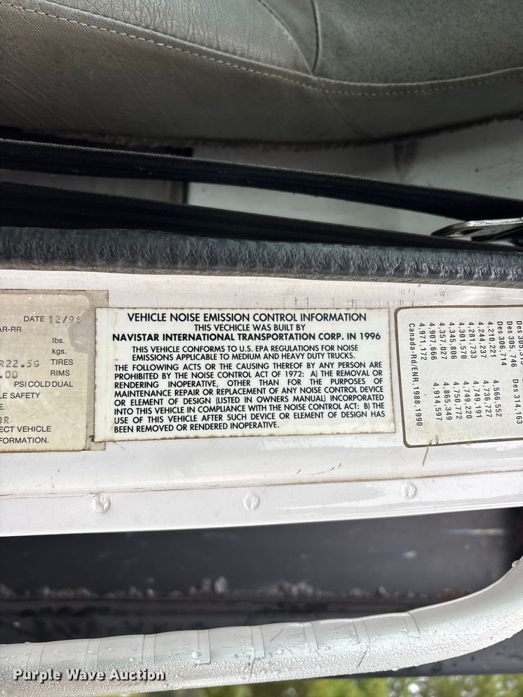 image for item FG0705 1997 International 8100 reel truck