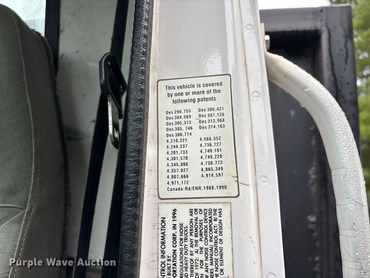image for item FG0705 1997 International 8100 reel truck