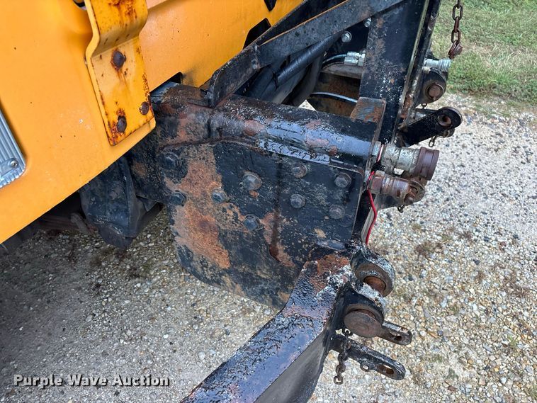image for item FG0706 2002 International 4900 flatbed truck