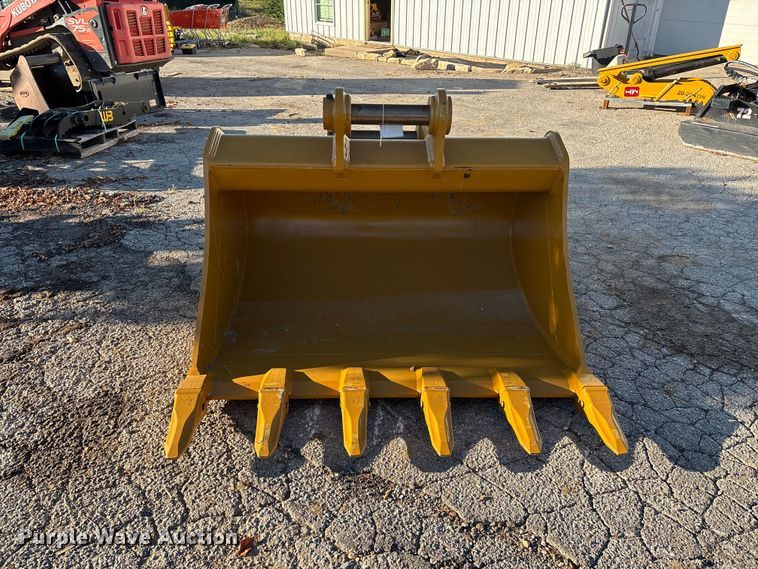 image for item FG0712 Warrior CAT320 excavator bucket