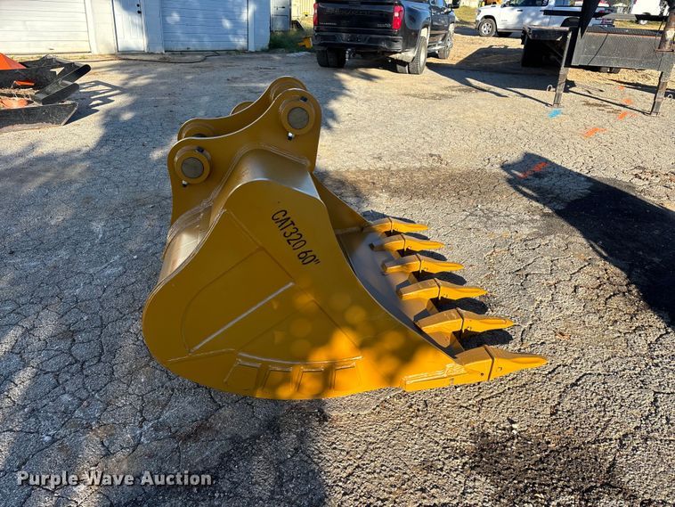 image for item FG0712 Warrior CAT320 excavator bucket
