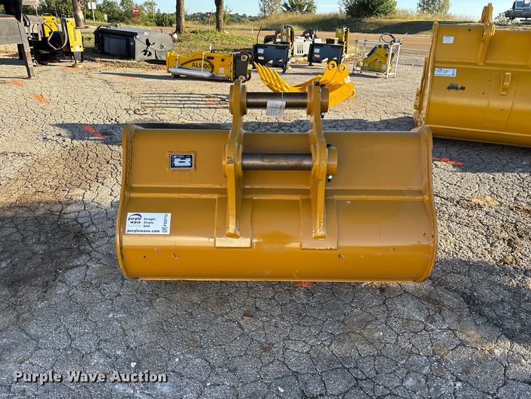 image for item FG0712 Warrior CAT320 excavator bucket