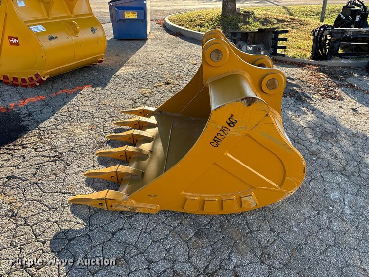 image for item FG0712 Warrior CAT320 excavator bucket
