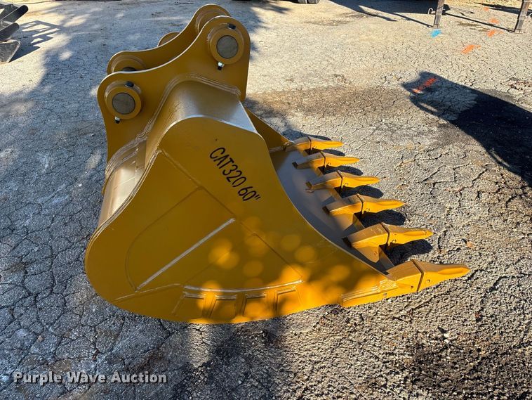image for item FG0712 Warrior CAT320 excavator bucket