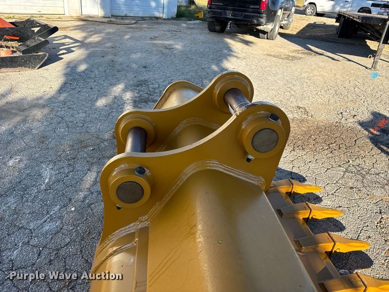 image for item FG0712 Warrior CAT320 excavator bucket