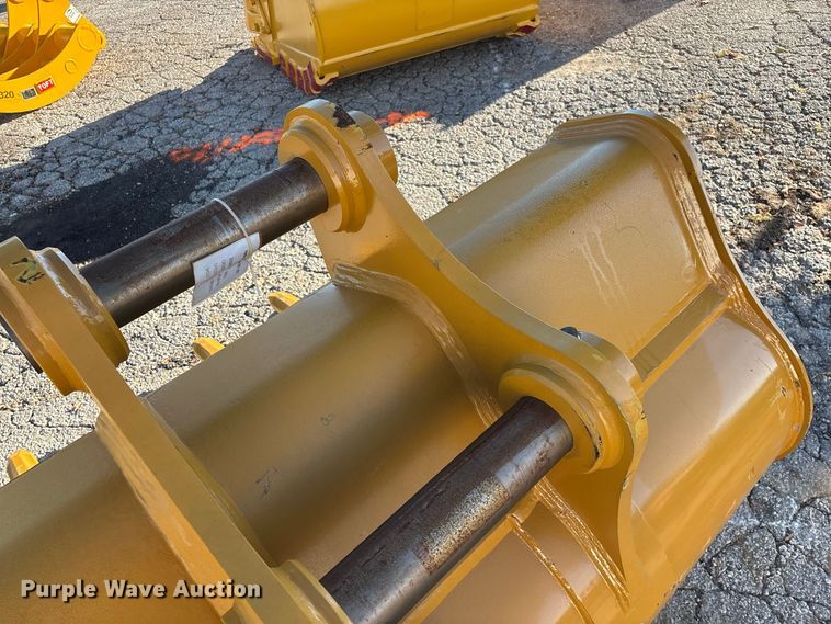 image for item FG0712 Warrior CAT320 excavator bucket