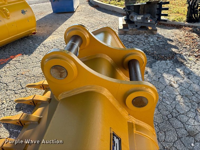 image for item FG0712 Warrior CAT320 excavator bucket