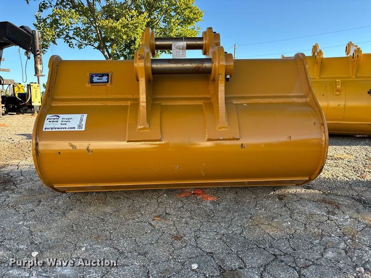 image for item FG0712 Warrior CAT320 excavator bucket