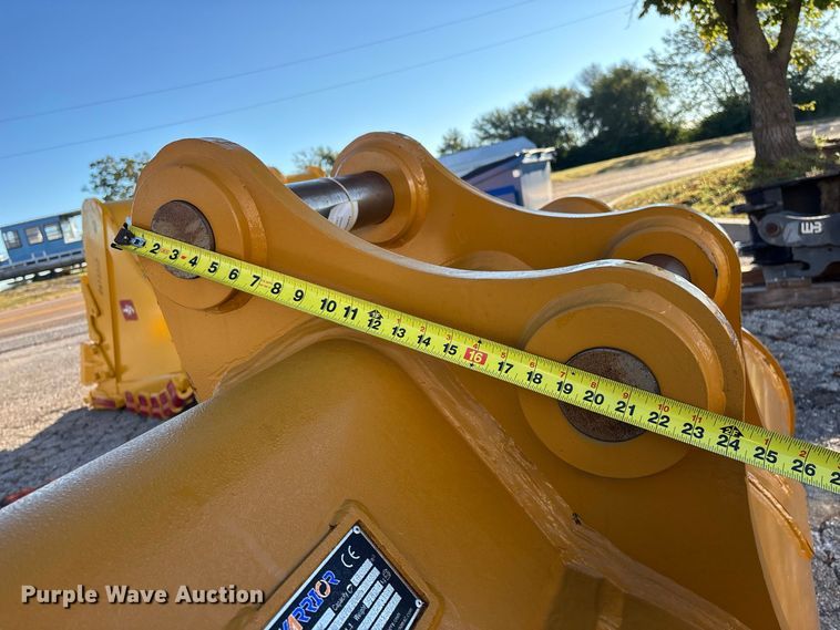image for item FG0712 Warrior CAT320 excavator bucket