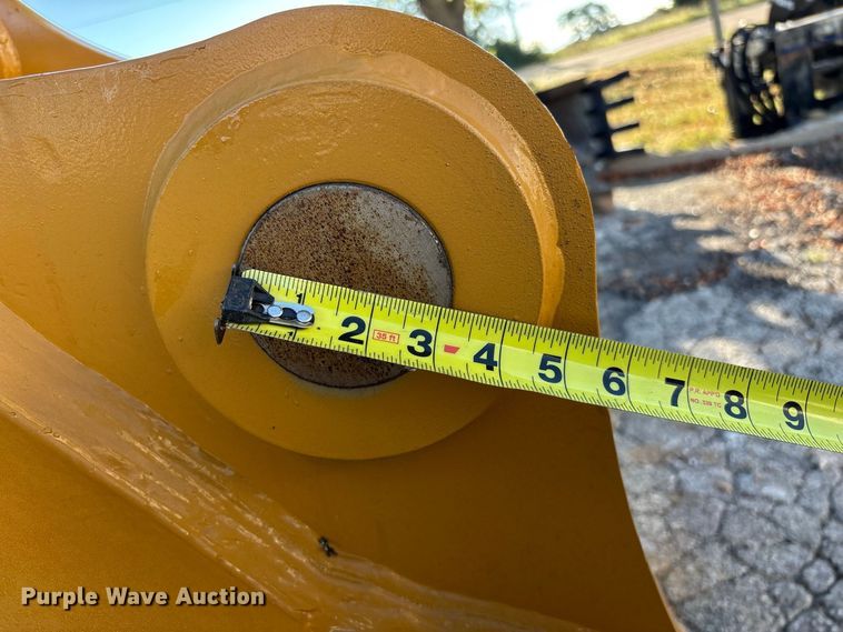 image for item FG0712 Warrior CAT320 excavator bucket