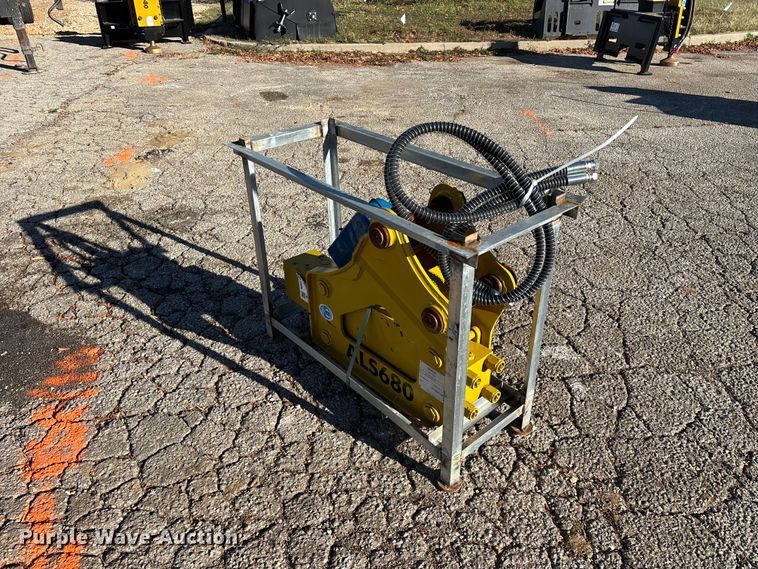 image for item FG0715 Lyals ALS680 breaker