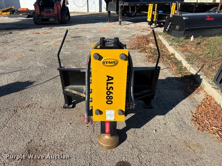image for item FG0716 Lyals ALS680 skid steer post driver