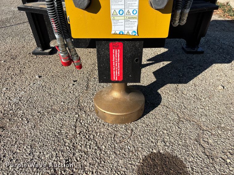 image for item FG0716 Lyals ALS680 skid steer post driver