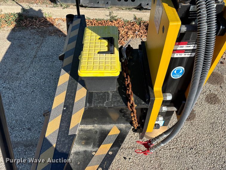 image for item FG0716 Lyals ALS680 skid steer post driver