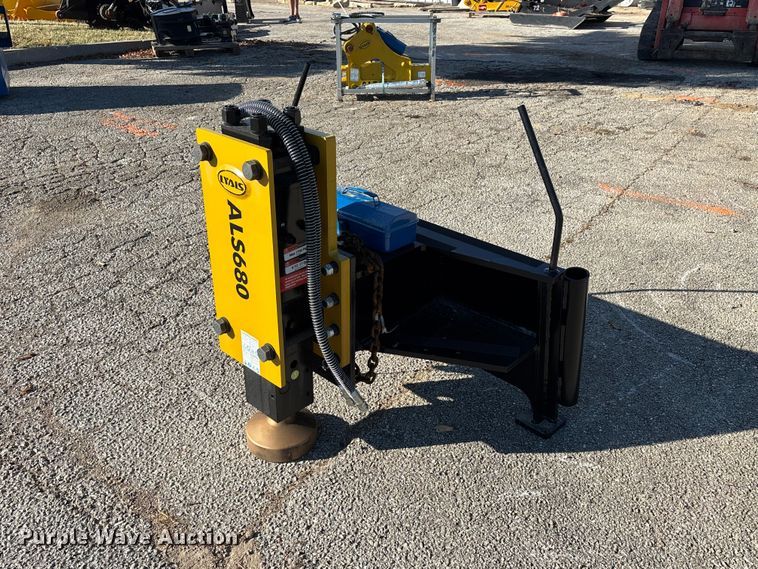 Lyals ALS680 skid steer post driver