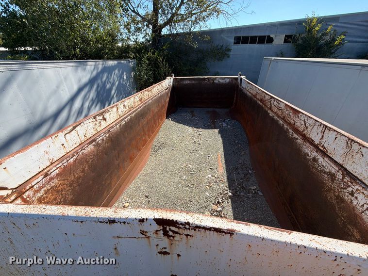 image for item FI0389 1996 Williamsen  Truck equipment  QQT end dump pup trailer