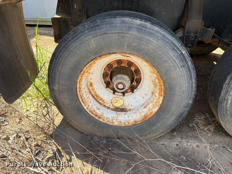 image for item FI0389 1996 Williamsen  Truck equipment  QQT end dump pup trailer
