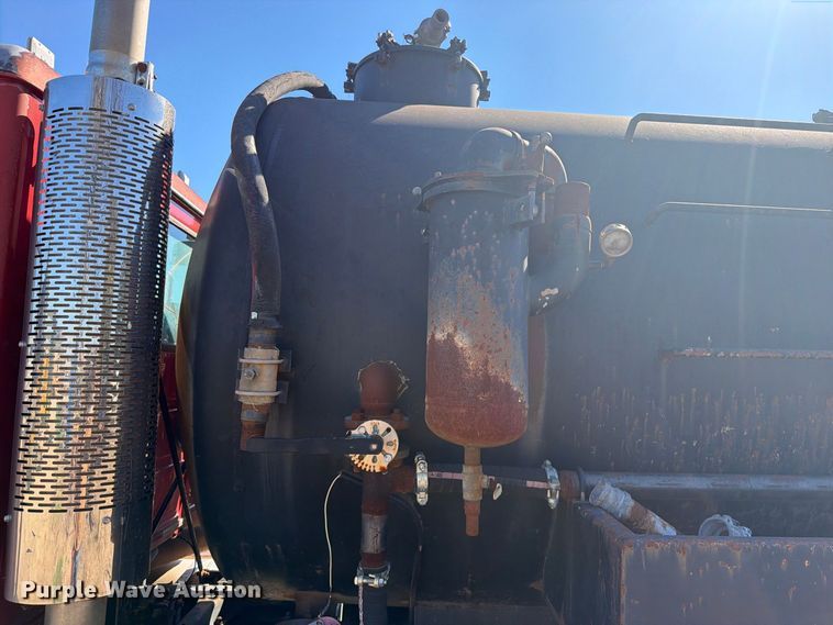 image for item FI0393 2001 Mack CH613 water truck