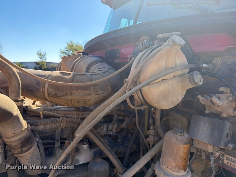 image for item FI0393 2001 Mack CH613 water truck