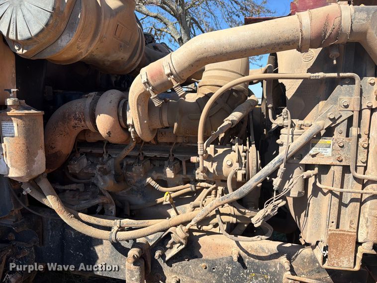 image for item FI0393 2001 Mack CH613 water truck