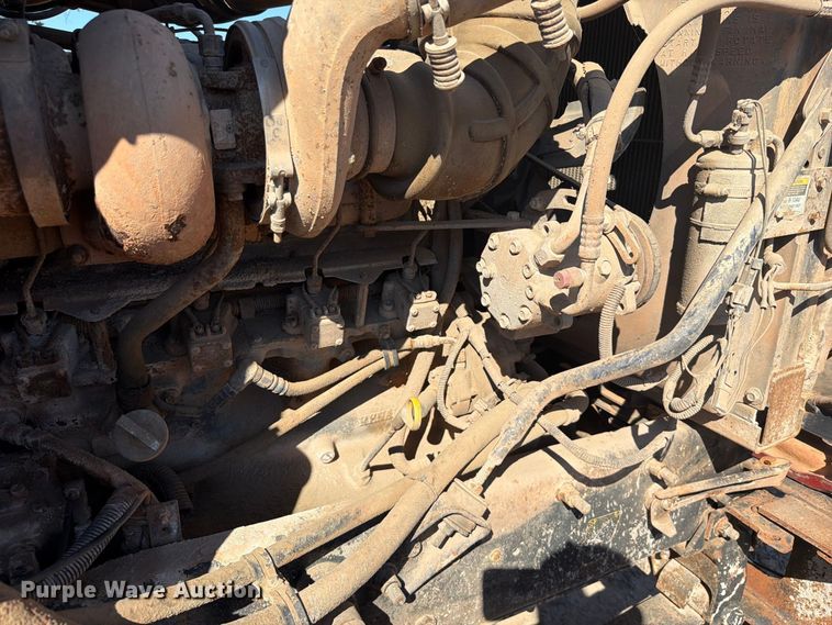 image for item FI0393 2001 Mack CH613 water truck
