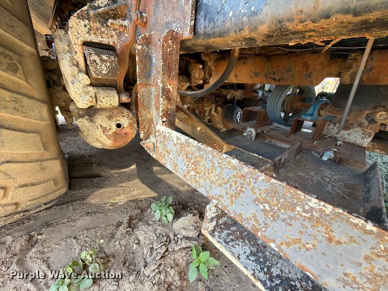 image for item FI0393 2001 Mack CH613 water truck