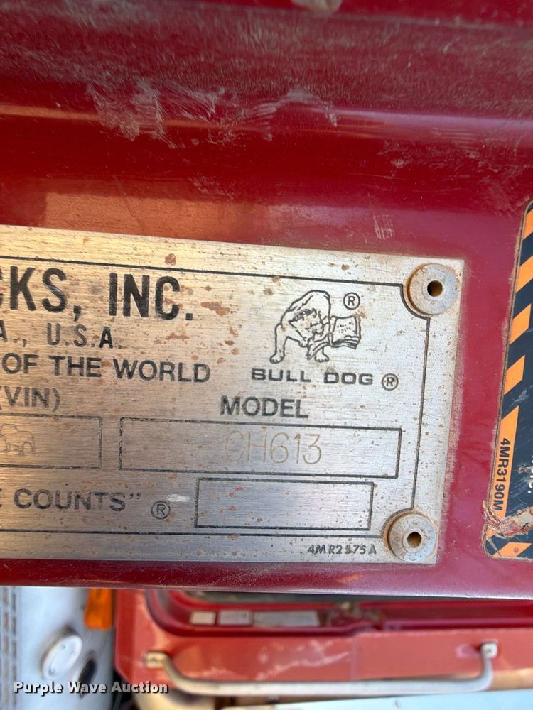 image for item FI0393 2001 Mack CH613 water truck