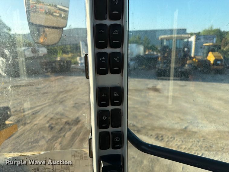 image for item FI0417 2020 Volvo L90H wheel loader