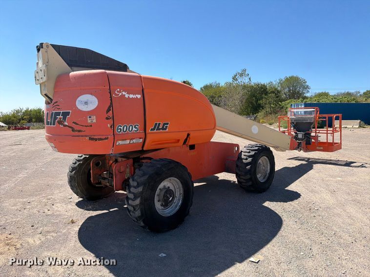 image for item FI0418 2008 JLG 600S boom lift