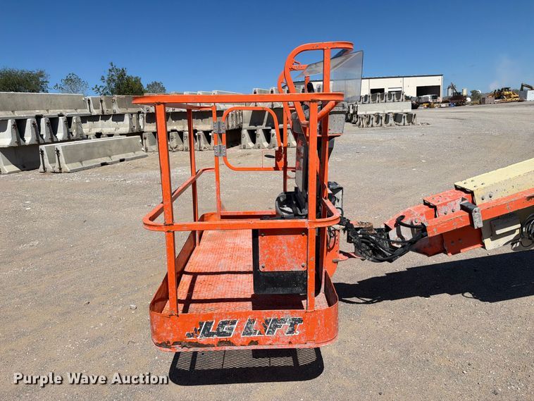 image for item FI0418 2008 JLG 600S boom lift