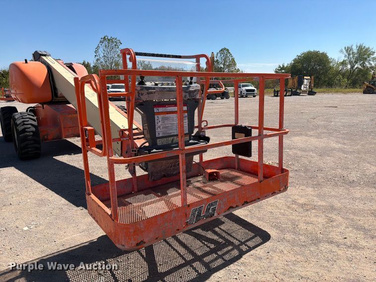 image for item FI0418 2008 JLG 600S boom lift