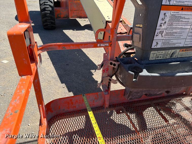 image for item FI0418 2008 JLG 600S boom lift