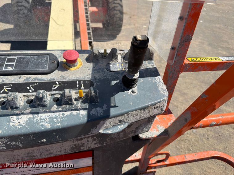 image for item FI0418 2008 JLG 600S boom lift