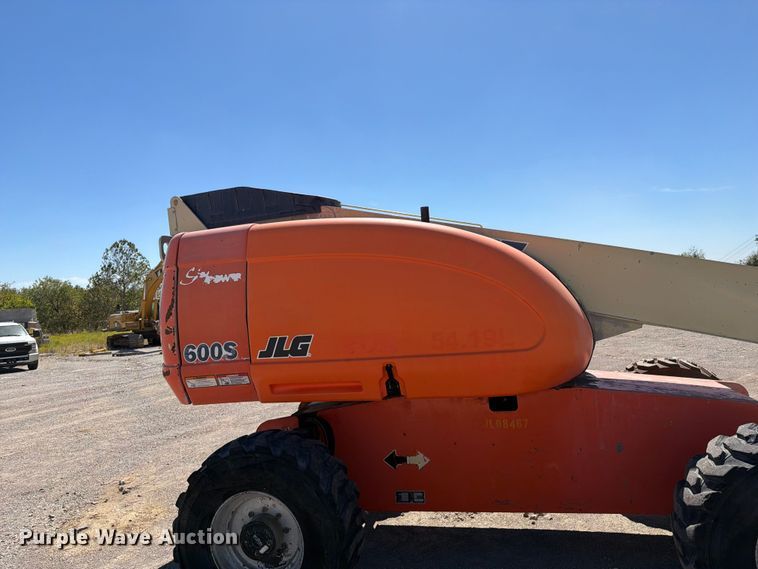 image for item FI0418 2008 JLG 600S boom lift