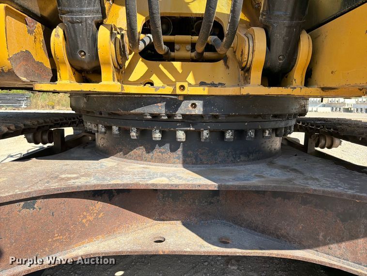 image for item FI0419 2013 Caterpillar 320E L excavator