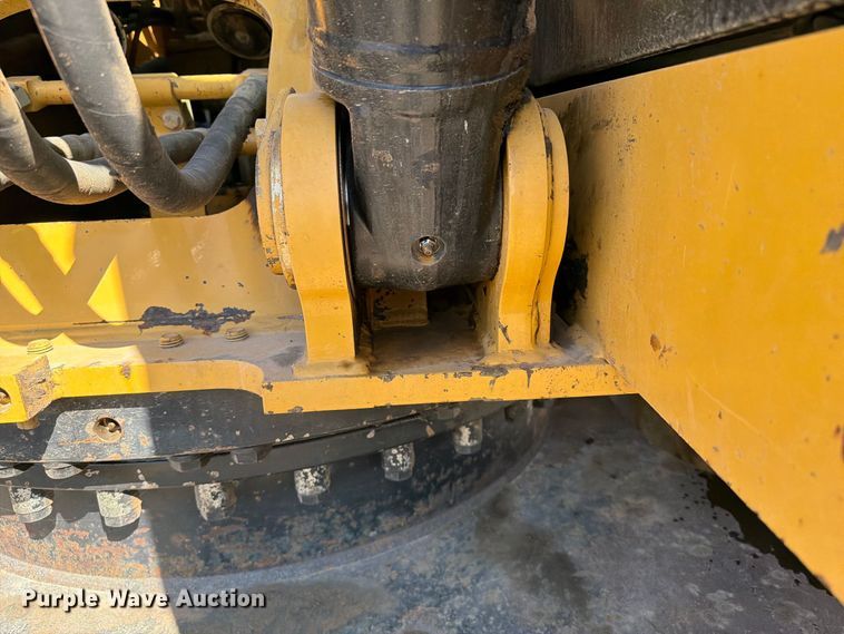 image for item FI0419 2013 Caterpillar 320E L excavator