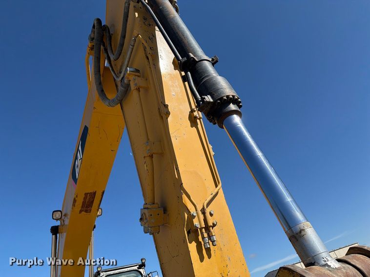 image for item FI0419 2013 Caterpillar 320E L excavator