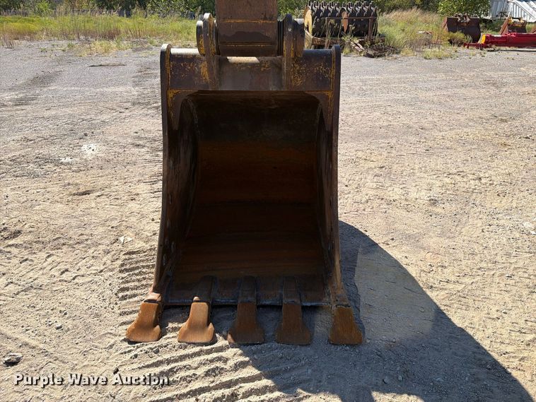 image for item FI0419 2013 Caterpillar 320E L excavator