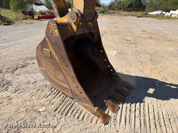 image for item FI0419 2013 Caterpillar 320E L excavator