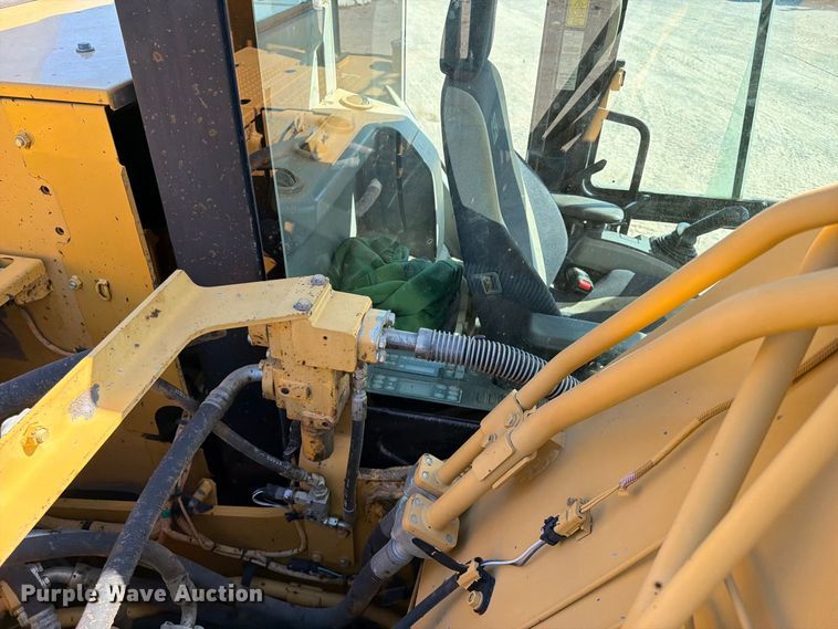 image for item FI0419 2013 Caterpillar 320E L excavator