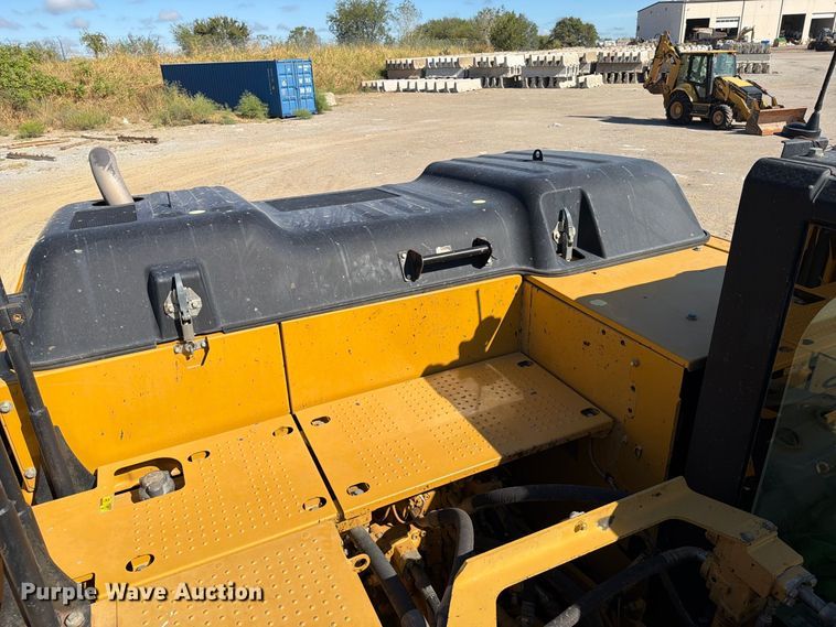 image for item FI0419 2013 Caterpillar 320E L excavator