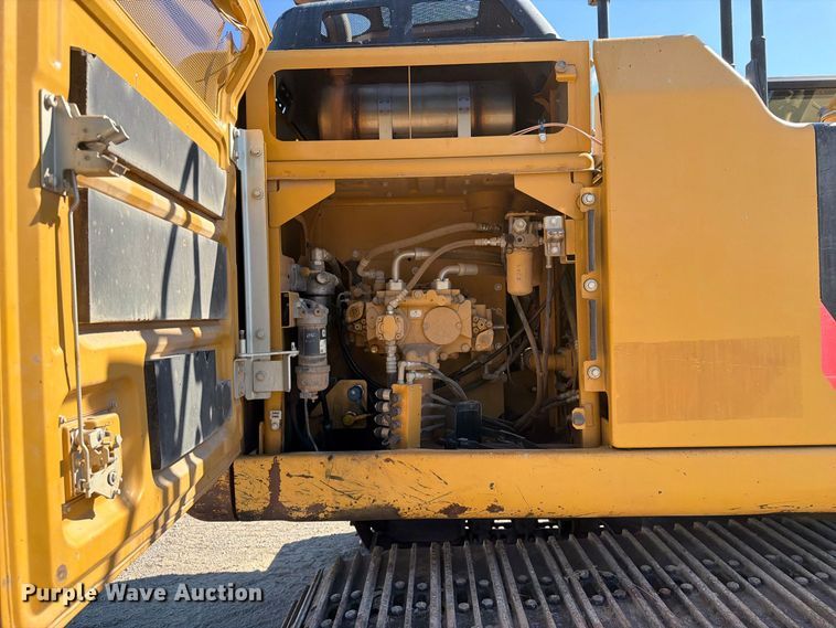 image for item FI0419 2013 Caterpillar 320E L excavator