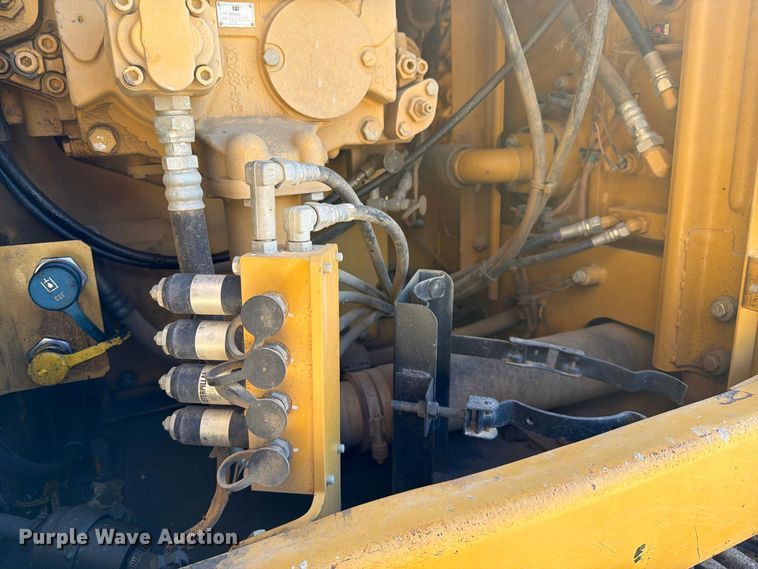 image for item FI0419 2013 Caterpillar 320E L excavator