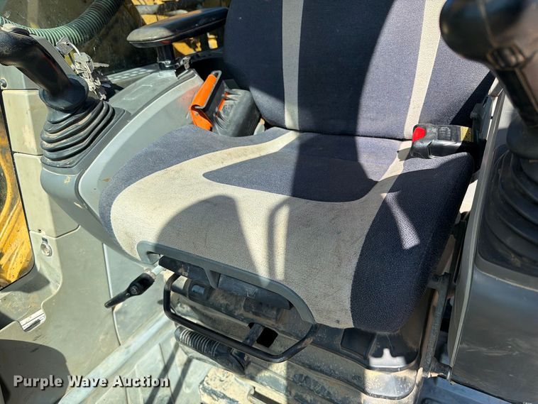 image for item FI0419 2013 Caterpillar 320E L excavator