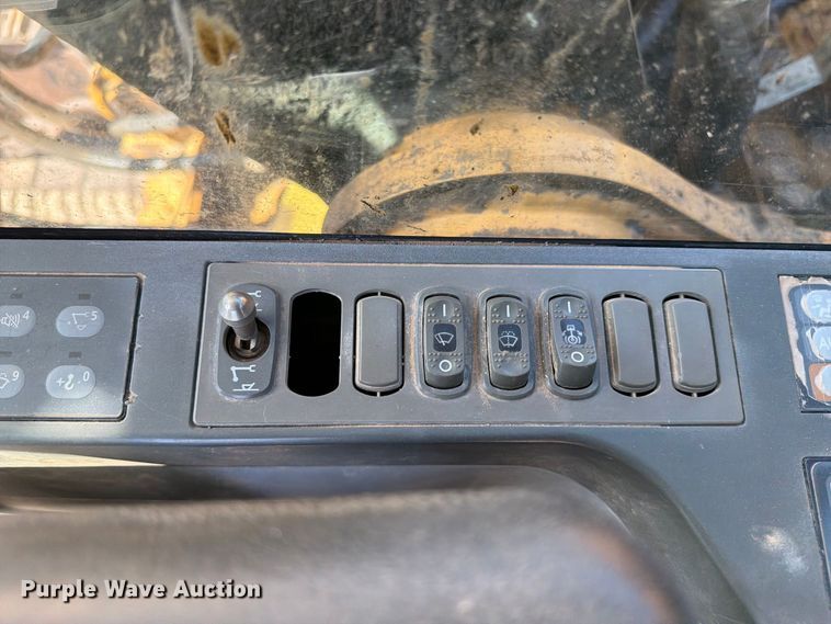image for item FI0419 2013 Caterpillar 320E L excavator