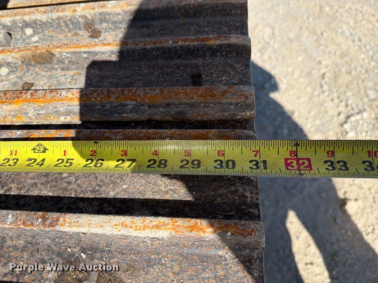 image for item FI0419 2013 Caterpillar 320E L excavator