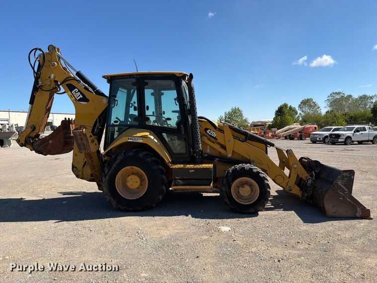 image for item FI0420 2016 Caterpillar 420F2IT backhoe