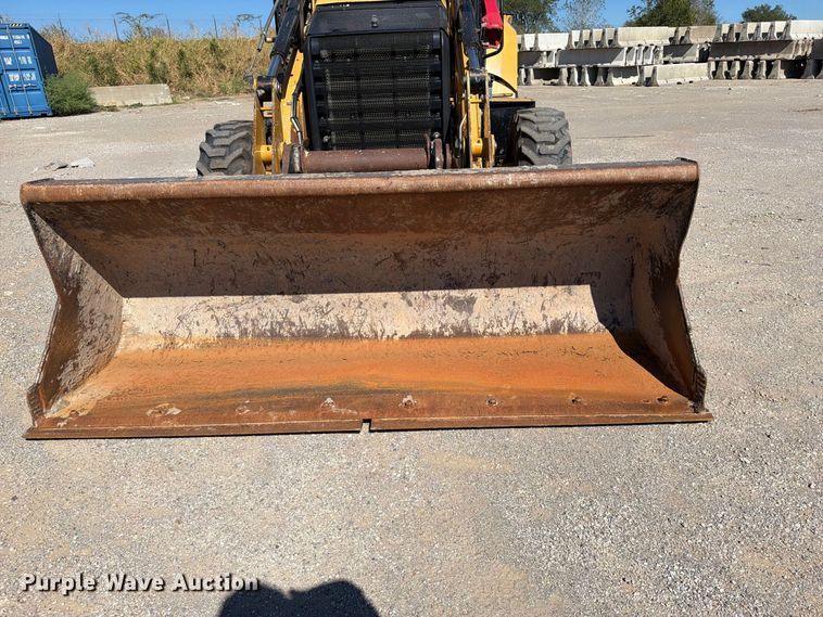 image for item FI0420 2016 Caterpillar 420F2IT backhoe