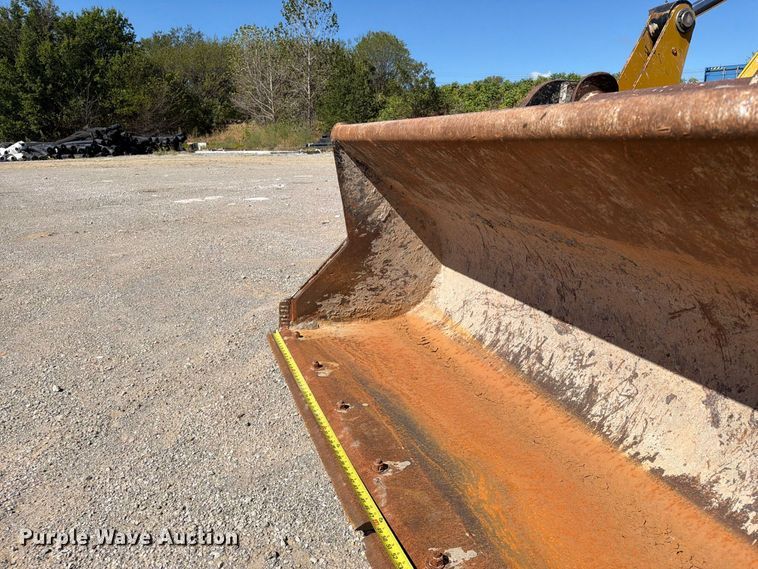 image for item FI0420 2016 Caterpillar 420F2IT backhoe